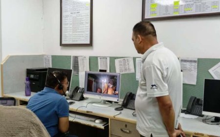 रुद्रप्रयाग: DM विशाल मिश्रा ने देर रात आपातकालीन व यात्रा कंट्रोल रूम का निरीक्षण किया, ऑरेंज अलर्ट में सुरक्षा पर फोकस