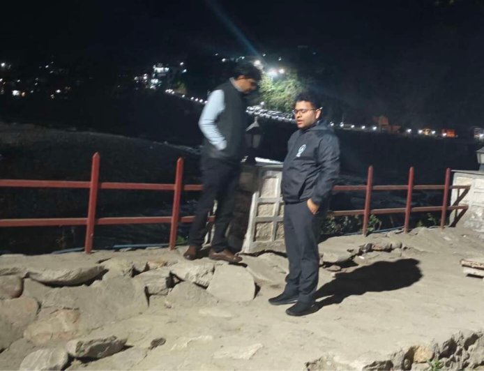 रुद्रप्रयाग: चारधाम यात्रा 2026 में प्रशासन सख्त, रात्रि औचक निरीक्षण में व्यवस्थाओं की गहन पड़ताल