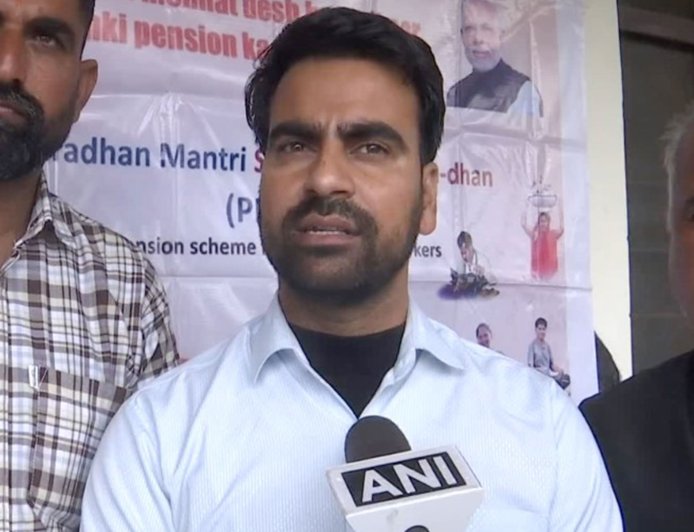 Labour Department conducts awareness camp in Sarya under Vibrant Village initiative