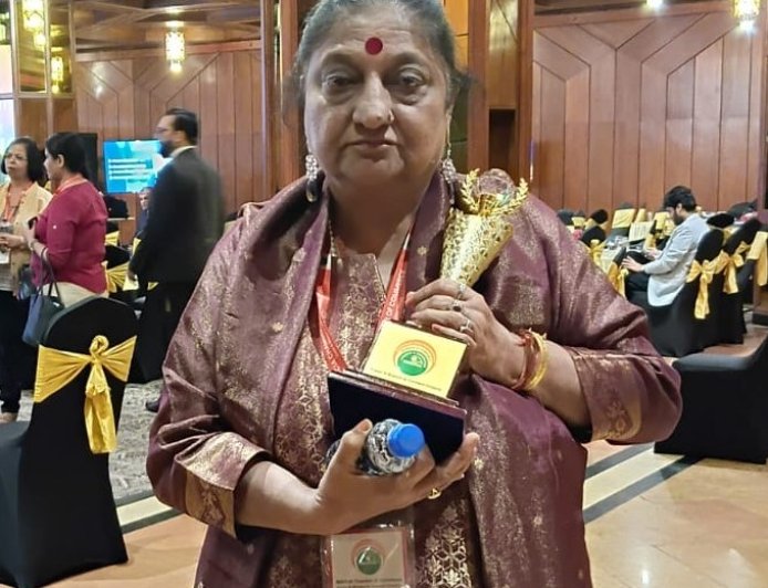 Prof Anju Bali Pandey honoured with Excellence in Educational Research Award