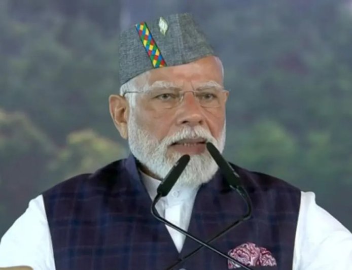 पीएम मोदी बोले, सड़कें हमारी भाग्य रेखाएं, दिल्ली-देहरादून एक्सप्रेस-वे लिखेगा विकास की नई इबारत
