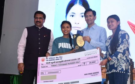 कुमाऊं आयुक्त ने मेधावी छात्राओं को किया सम्मानित, ‘चेली-भूली’ योजना के तहत मिली छात्रवृत्ति