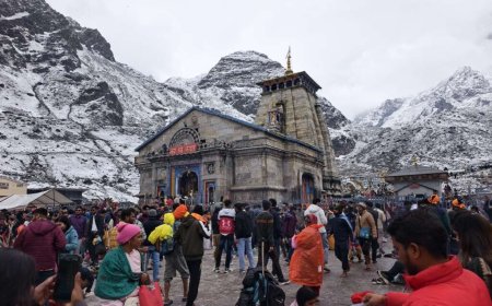 Kedarnath Yatra 2026: बाबा केदार के दर्शनों को उमड़ा जनसैलाब, श्रद्धालुओं की संख्या 4 लाख के पार