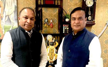 Devajit Saikia congratulates Himanta Biswa Sarma on second term