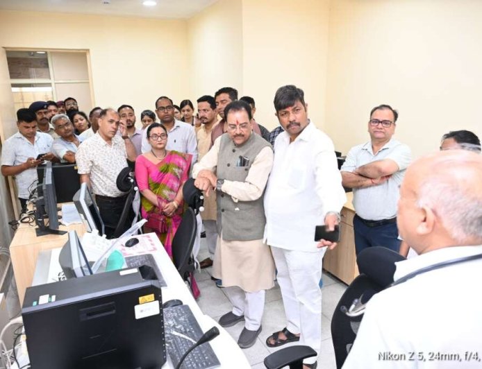 हल्द्वानी एसटीएच में बन रही 12 करोड़ की कैथ लैब का सांसद अजय भट्ट ने किया निरीक्षण