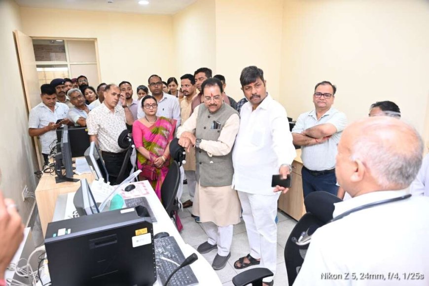 हल्द्वानी एसटीएच में बन रही 12 करोड़ की कैथ लैब का सांसद अजय भट्ट ने किया निरीक्षण